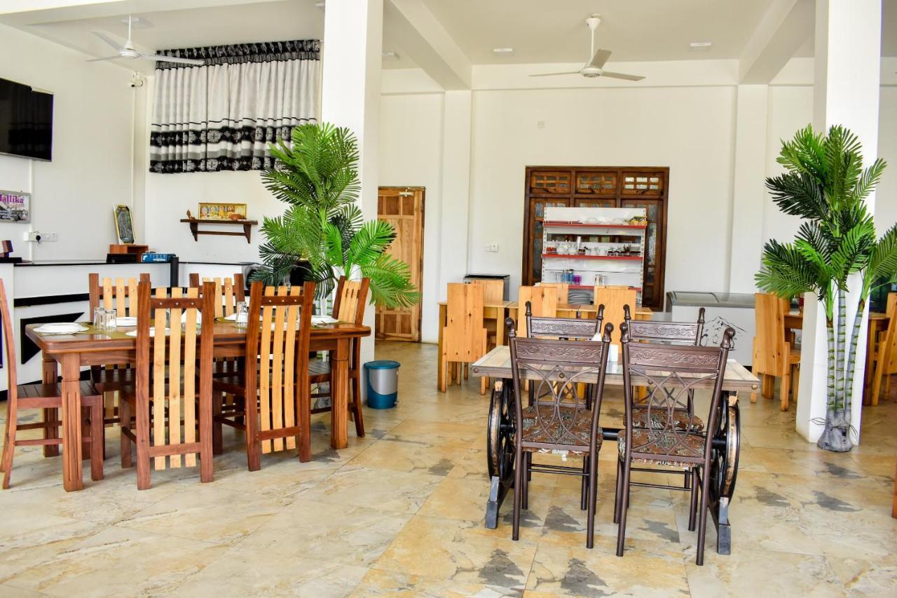 Mallika Resort Trincomalee Buitenkant foto